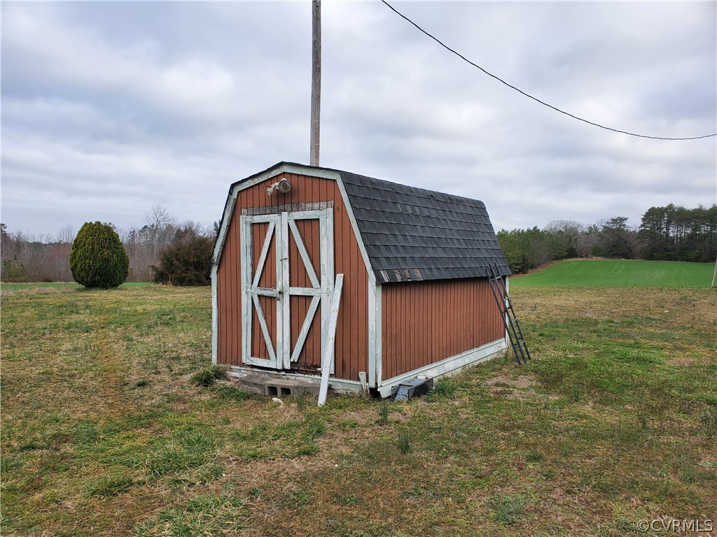 1600 Namozine Road Church Road, VA 23833 - Photo 17 of 45 a view of a backyard