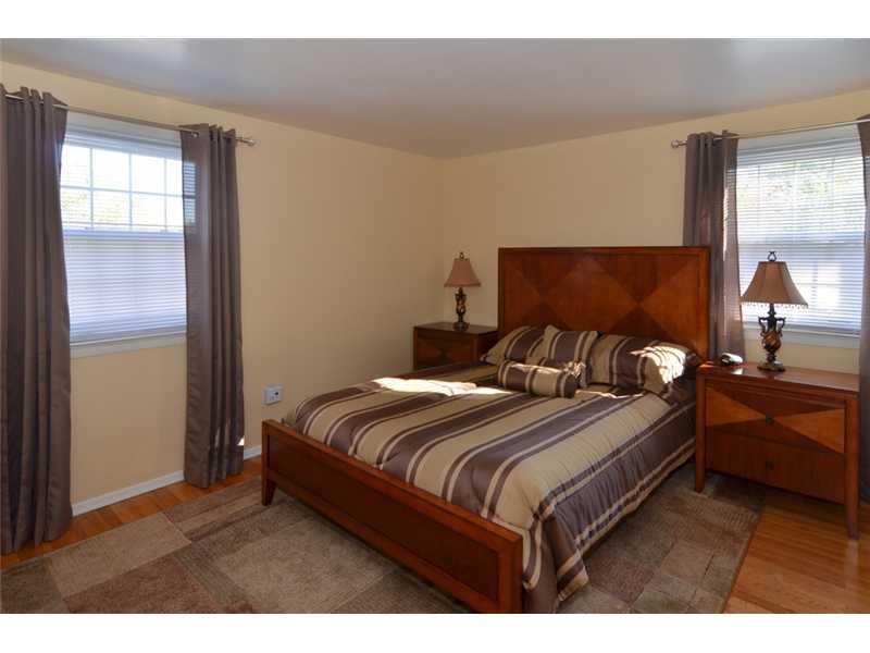 422 Goldsmith Road Pittsburgh, PA 15237 - Photo 11 of 23 Bedroom.