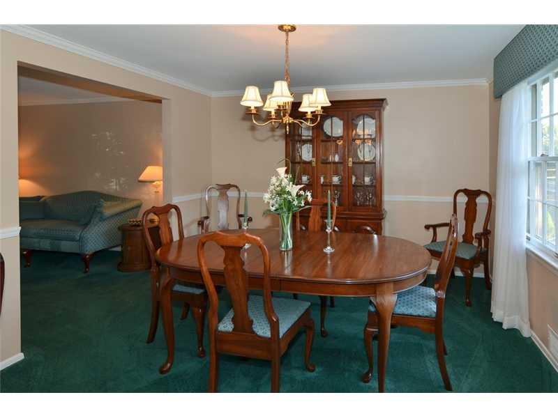 422 Goldsmith Road Pittsburgh, PA 15237 - Photo 19 of 23 Dining Room.