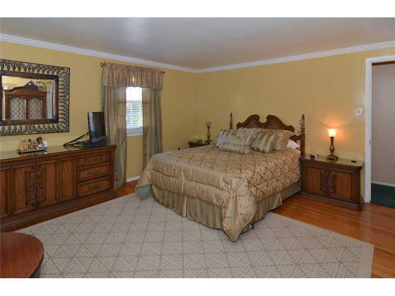 422 Goldsmith Road Pittsburgh, PA 15237 - Photo 7 of 23 Master Bedroom.