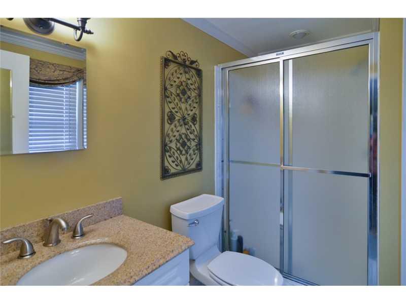 422 Goldsmith Road Pittsburgh, PA 15237 - Photo 8 of 23 Master Bath/Spa.