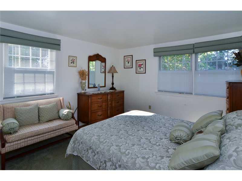 422 Goldsmith Road Pittsburgh, PA 15237 - Photo 10 of 23 Bedroom.