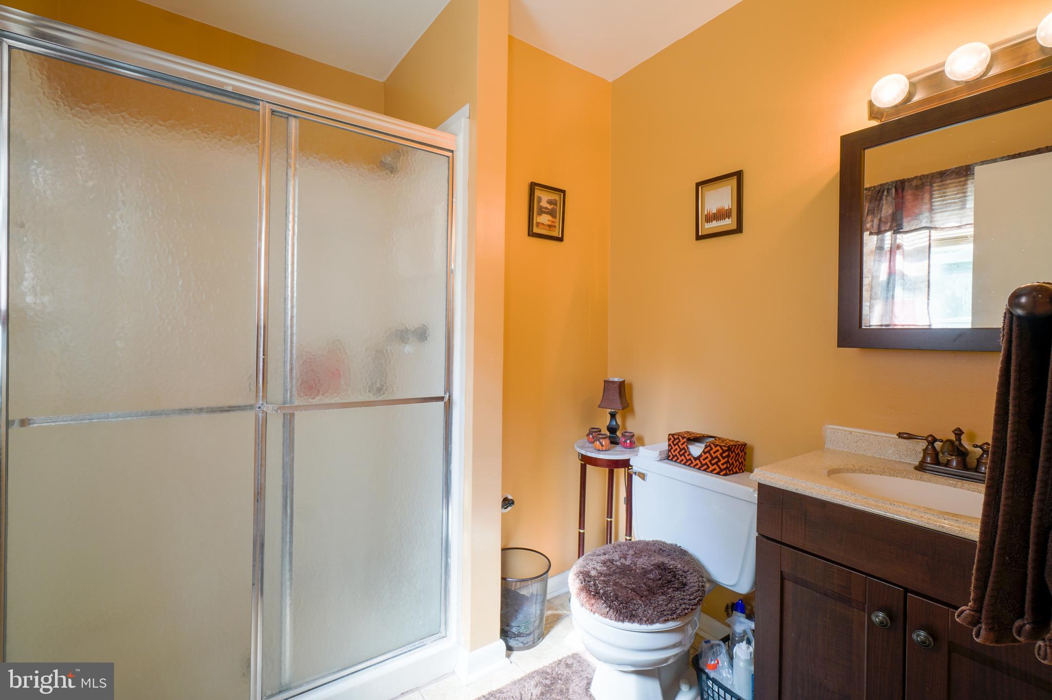 24220 Log House Road Gaithersburg, MD 20882 - Photo 11 of 20 Masterbath