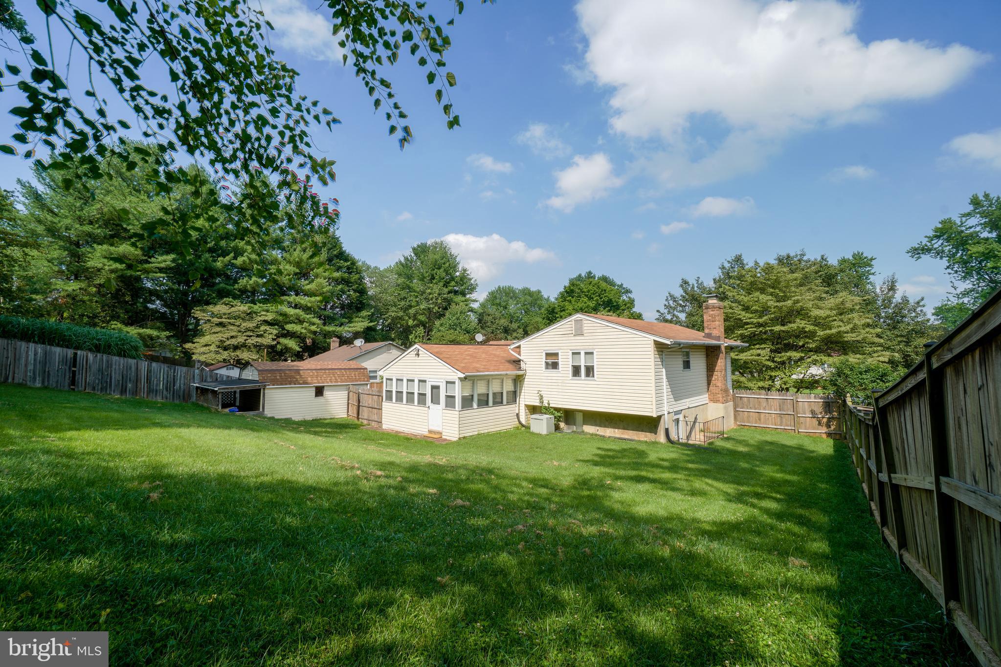 24220 Log House Road Gaithersburg, MD 20882 - Photo 4 of 20 Rear 1