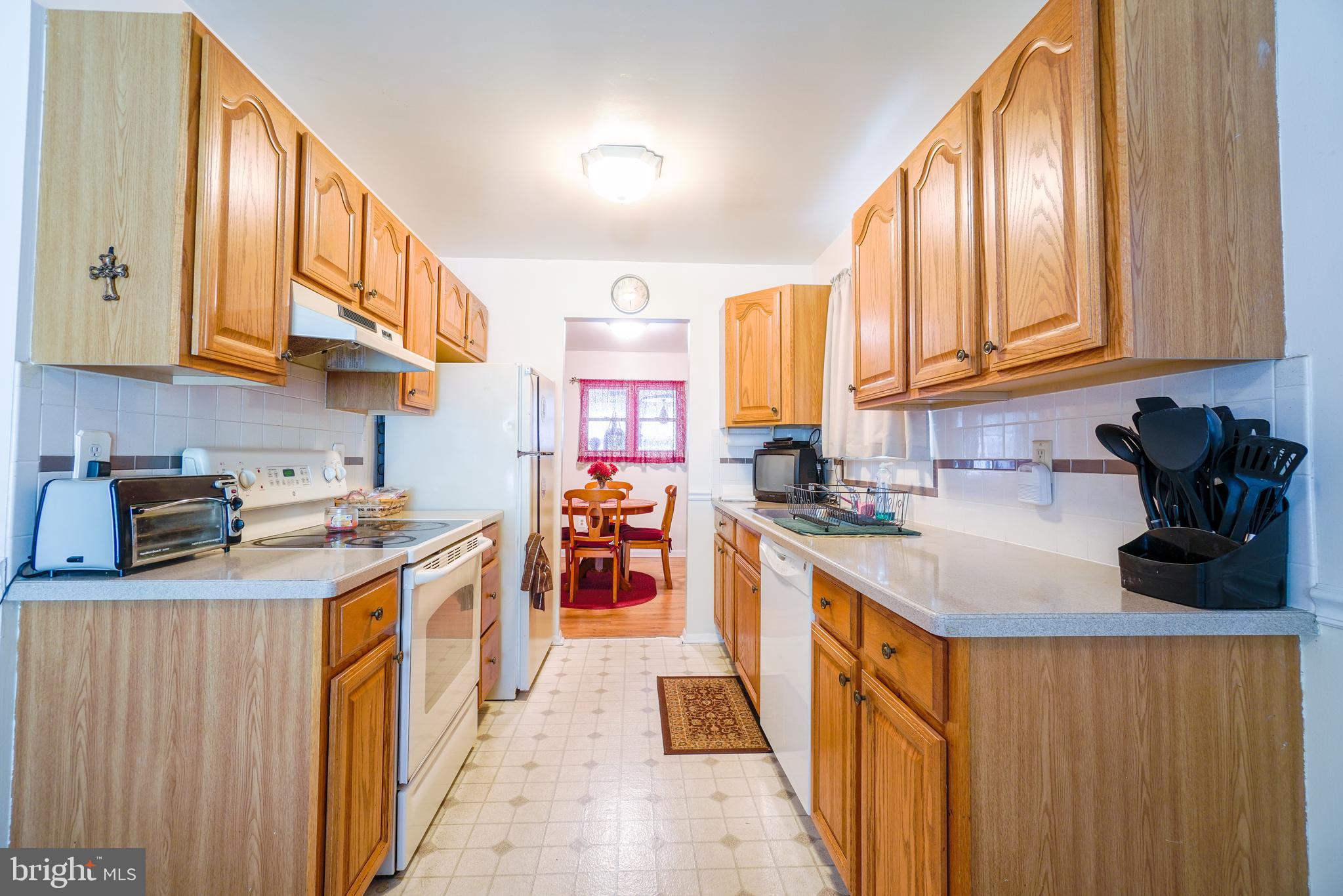 24220 Log House Road Gaithersburg, MD 20882 - Photo 6 of 20 Kitchen