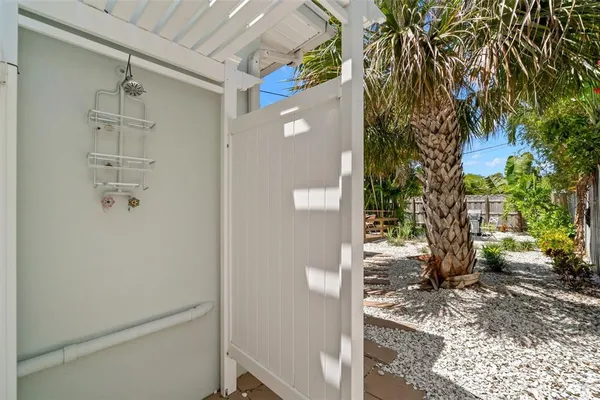 $3,500 | 517 79th Avenue, St. Pete Beach, FL 33706