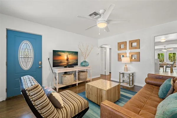 $3,500 | 517 79th Avenue, St. Pete Beach, FL 33706