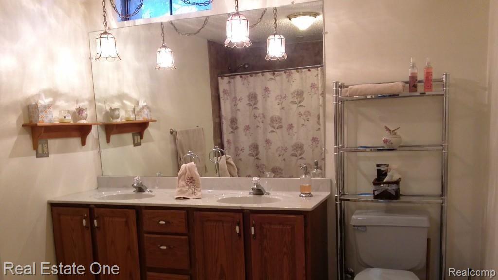 1220 Ruby Avenue Rochester Hills, MI 48309 - Photo 24 of 32
