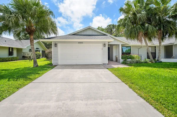 $429,000 | 8560 Southeast Eaglewood Way, Hobe Sound, FL 33455