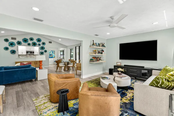 $429,000 | 8560 Southeast Eaglewood Way, Hobe Sound, FL 33455