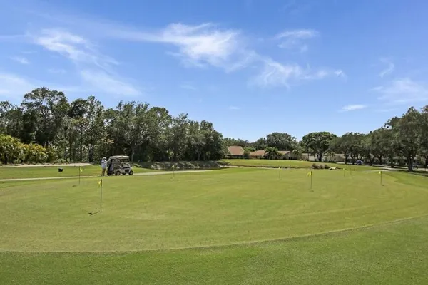 $429,000 | 8560 Southeast Eaglewood Way, Hobe Sound, FL 33455