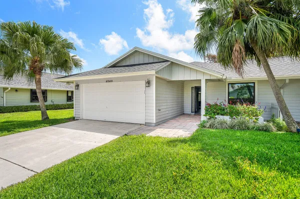 $429,000 | 8560 Southeast Eaglewood Way, Hobe Sound, FL 33455