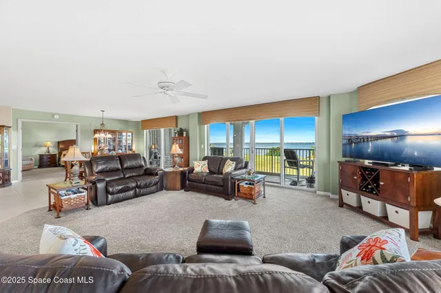 a en suite bathroom with a toilet and a shower