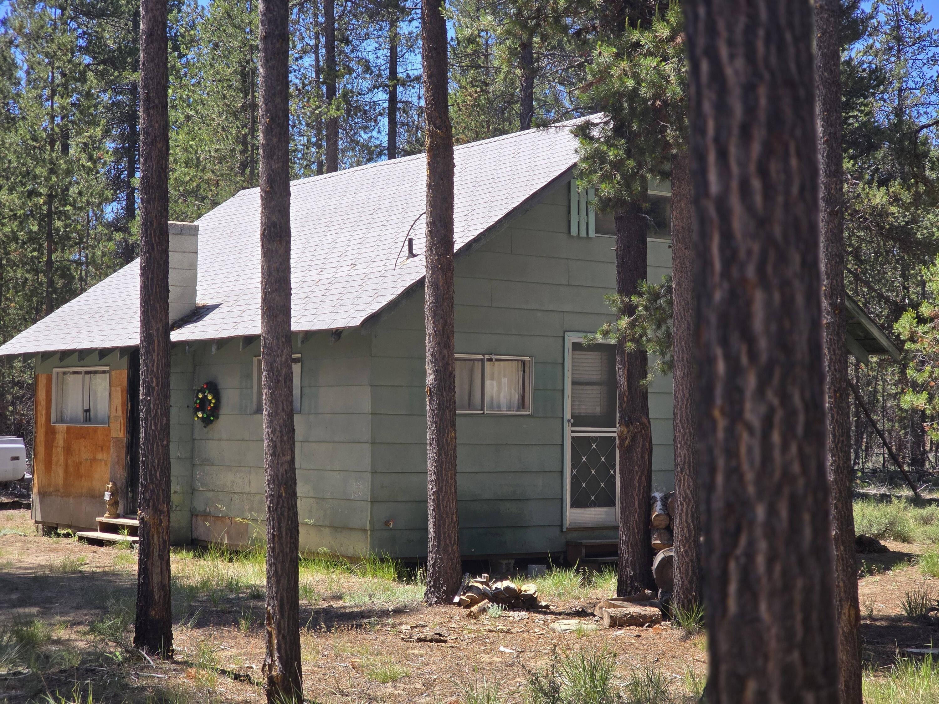 52225 Lechner Lane La Pine, OR 97739 - Photo 4 of 17 Cabin is "AS IS" and has no value.