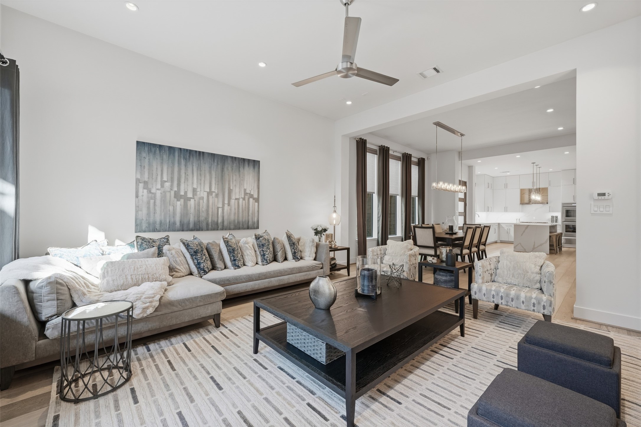 2114 McDuffie Street Houston, TX 77019 - Photo 22 of 45 Looking from the back patio entrance into vast the living space.