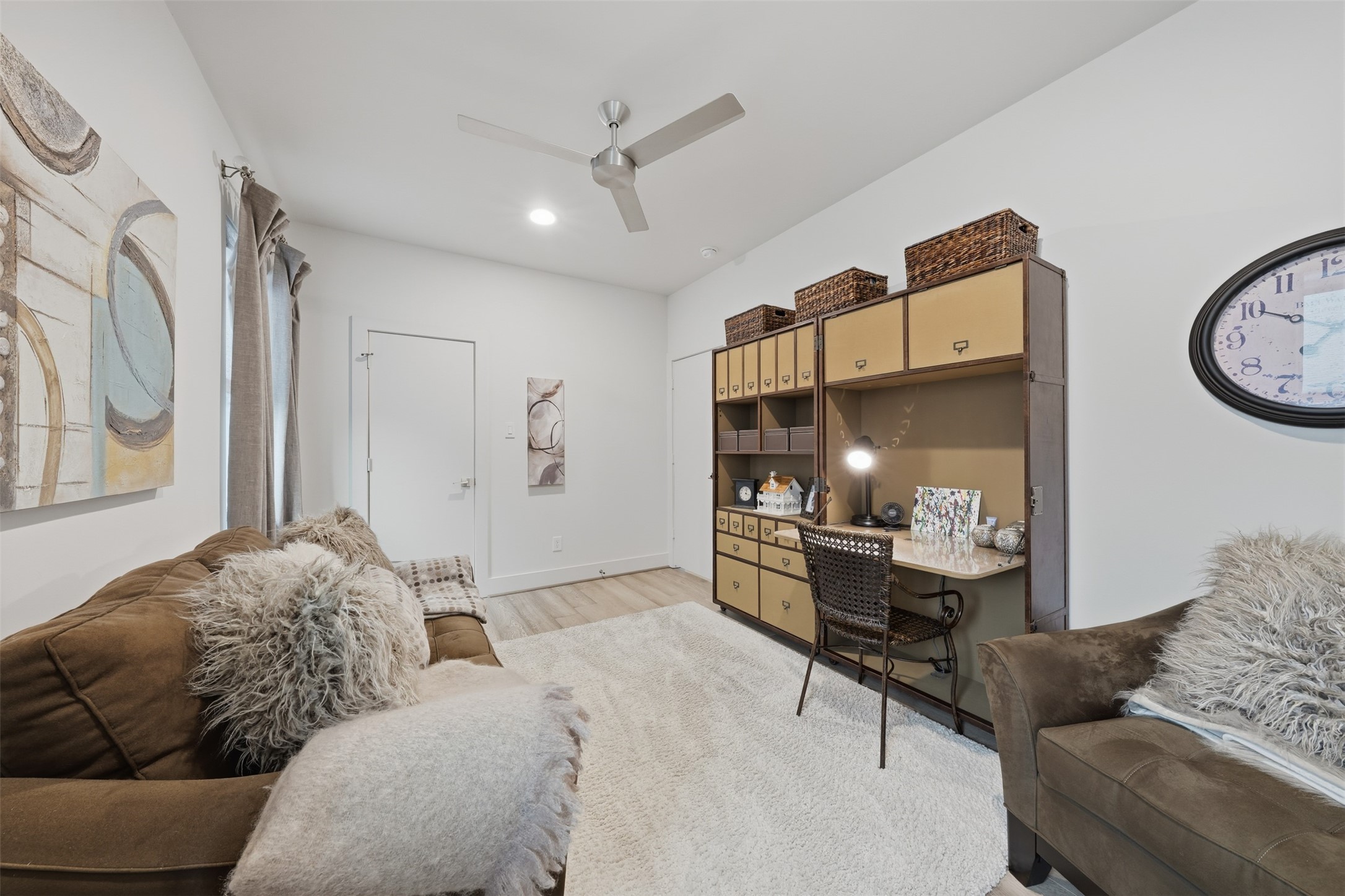 2114 McDuffie Street Houston, TX 77019 - Photo 35 of 45 Second angle of 3rd secondary bedroom on the second floor.