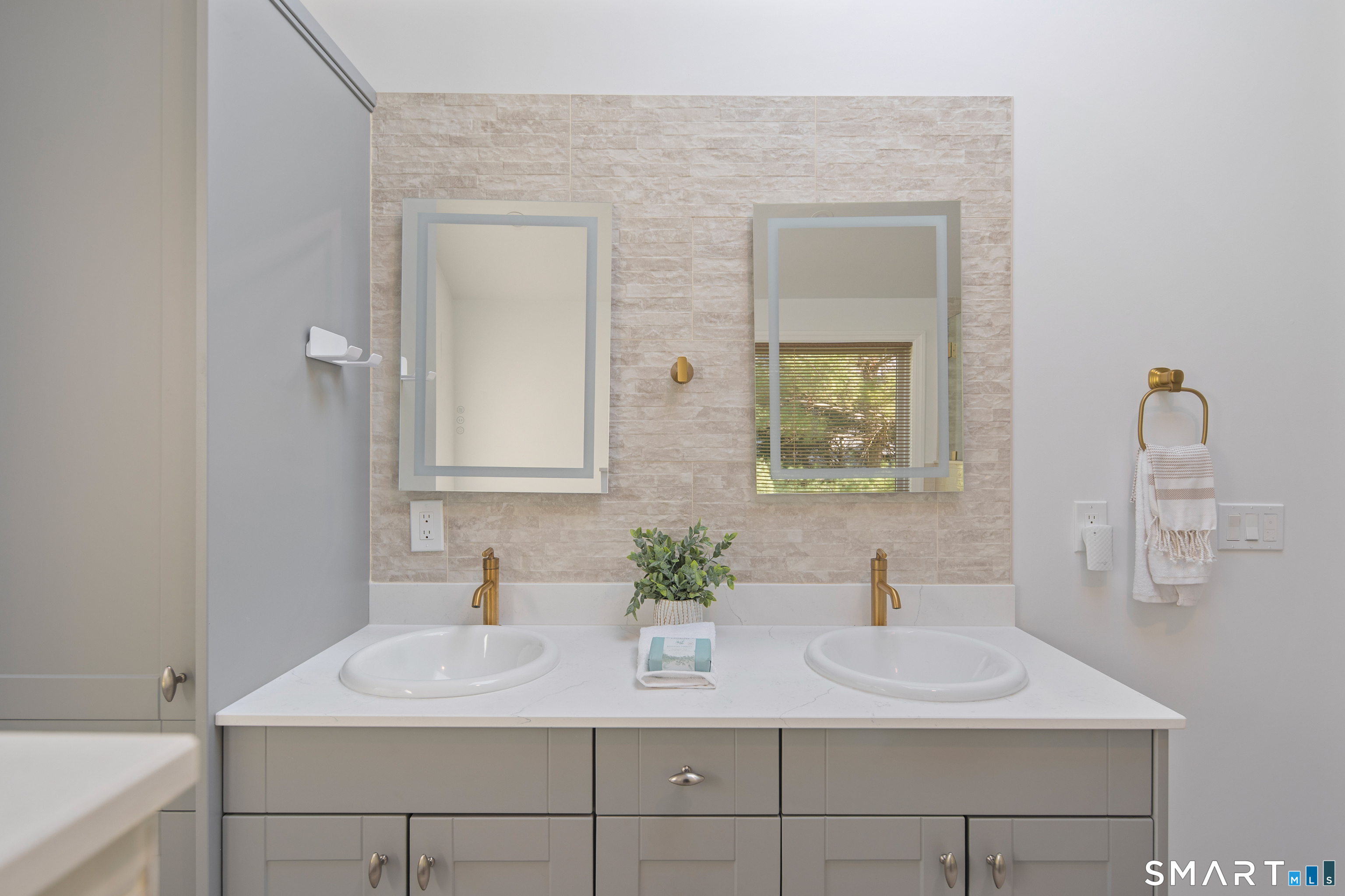 8 Ledge Road Norwalk, CT 06853 - Photo 15 of 27