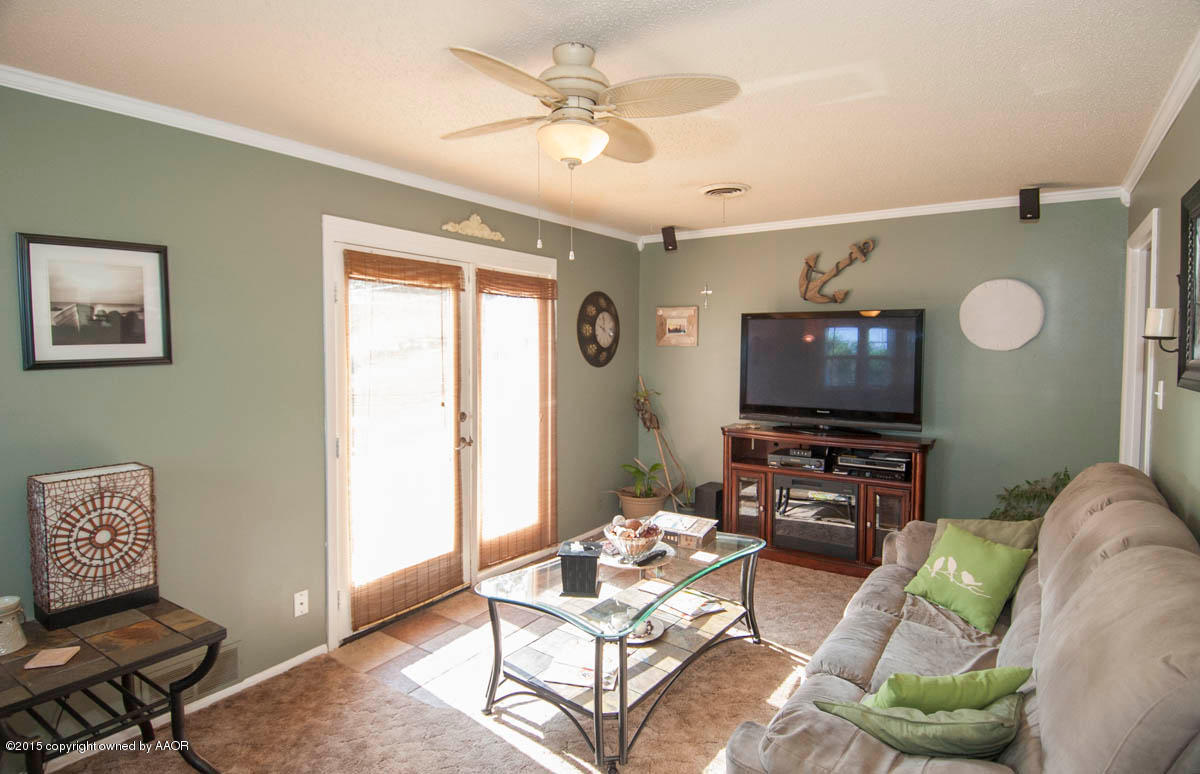 201 Geronimo Road Amarillo, TX 79108 - Photo 14 of 36 LIVING VIEW 3