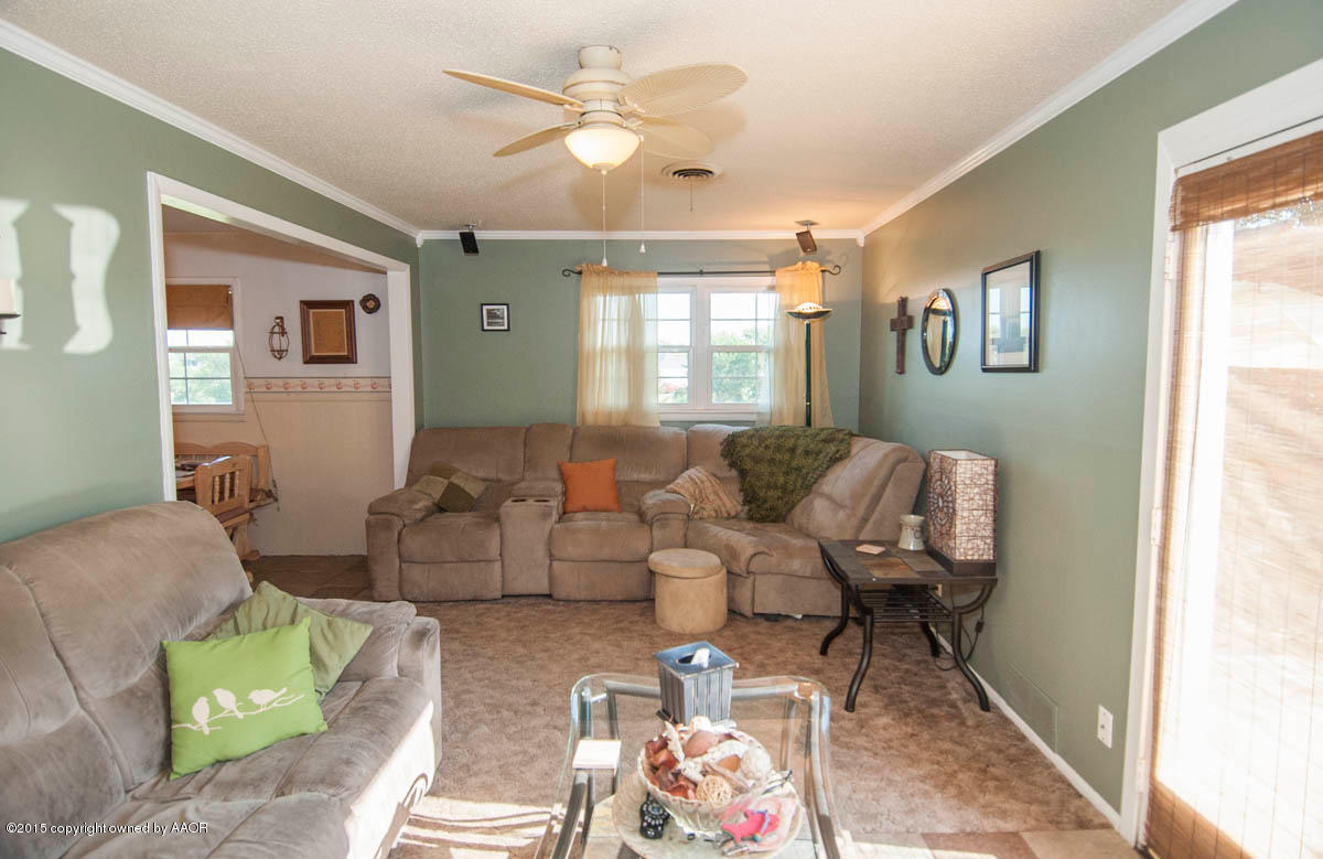 201 Geronimo Road Amarillo, TX 79108 - Photo 15 of 36 LIVING VIEW 2