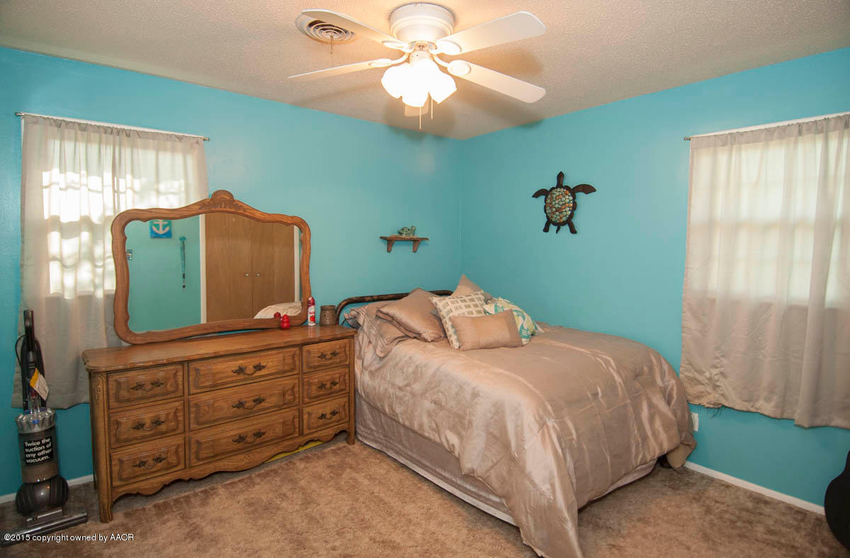 201 Geronimo Road Amarillo, TX 79108 - Photo 19 of 36 BEDROOM 2 VIEW 1