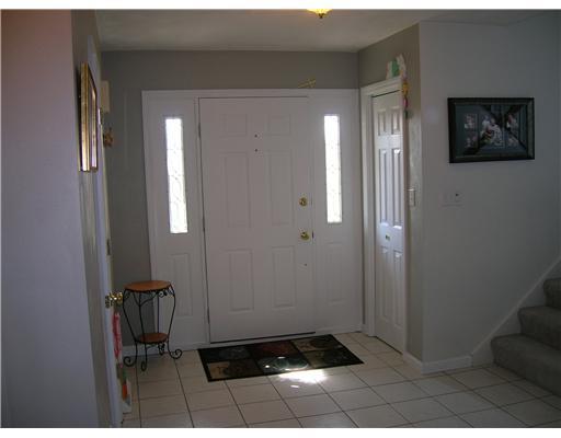 1073 Finchley Road North Huntingdon, PA 15642 - Photo 10 of 18 Entry/Foyer.