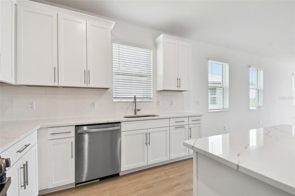 18071 Cherished Loop Lakewood Ranch, FL 34211 - Photo 9 of 44