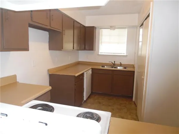 $1,100 | 3120 Phoenix Street, Unit D, Kenner, LA 70065