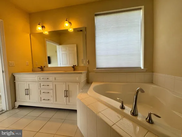 $2,850 | 4322 Champions Run, Cherry Hill, NJ 08002