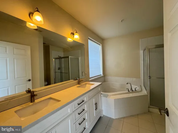 $2,850 | 4322 Champions Run, Cherry Hill, NJ 08002