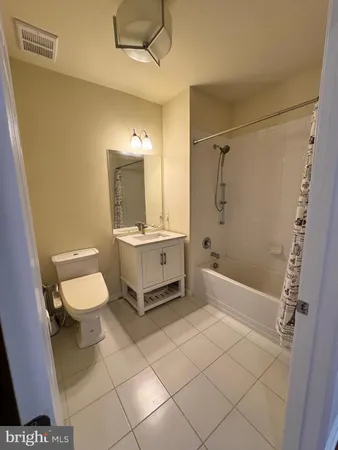 $2,850 | 4322 Champions Run, Cherry Hill, NJ 08002