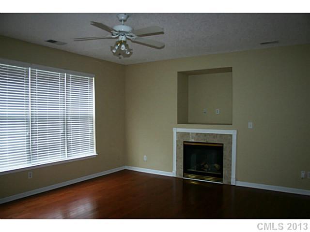 6913 Lowen Road Charlotte, NC 28269 - Photo 2 of 11