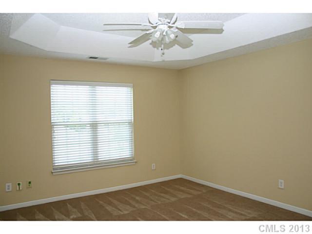 6913 Lowen Road Charlotte, NC 28269 - Photo 6 of 11