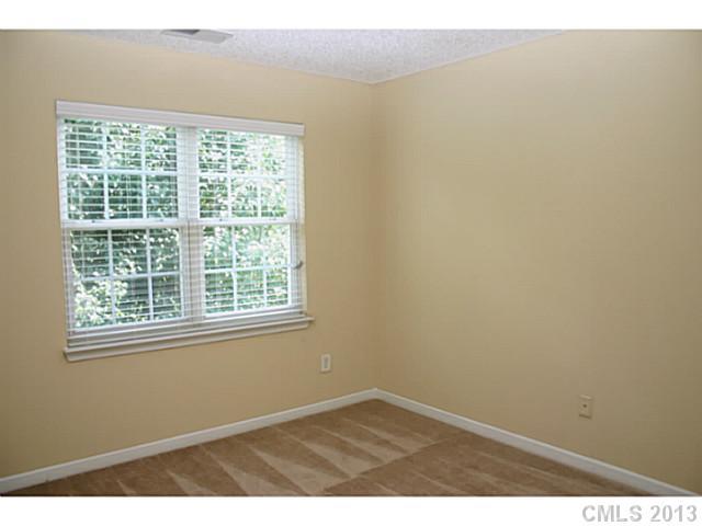 6913 Lowen Road Charlotte, NC 28269 - Photo 10 of 11