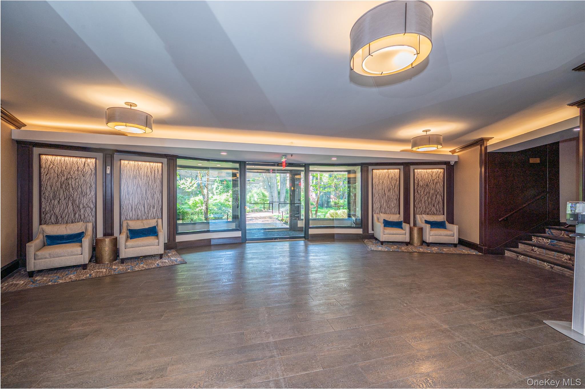 50 Brompton Road, Unit 3H Great Neck, NY 11021 - Photo 4 of 28