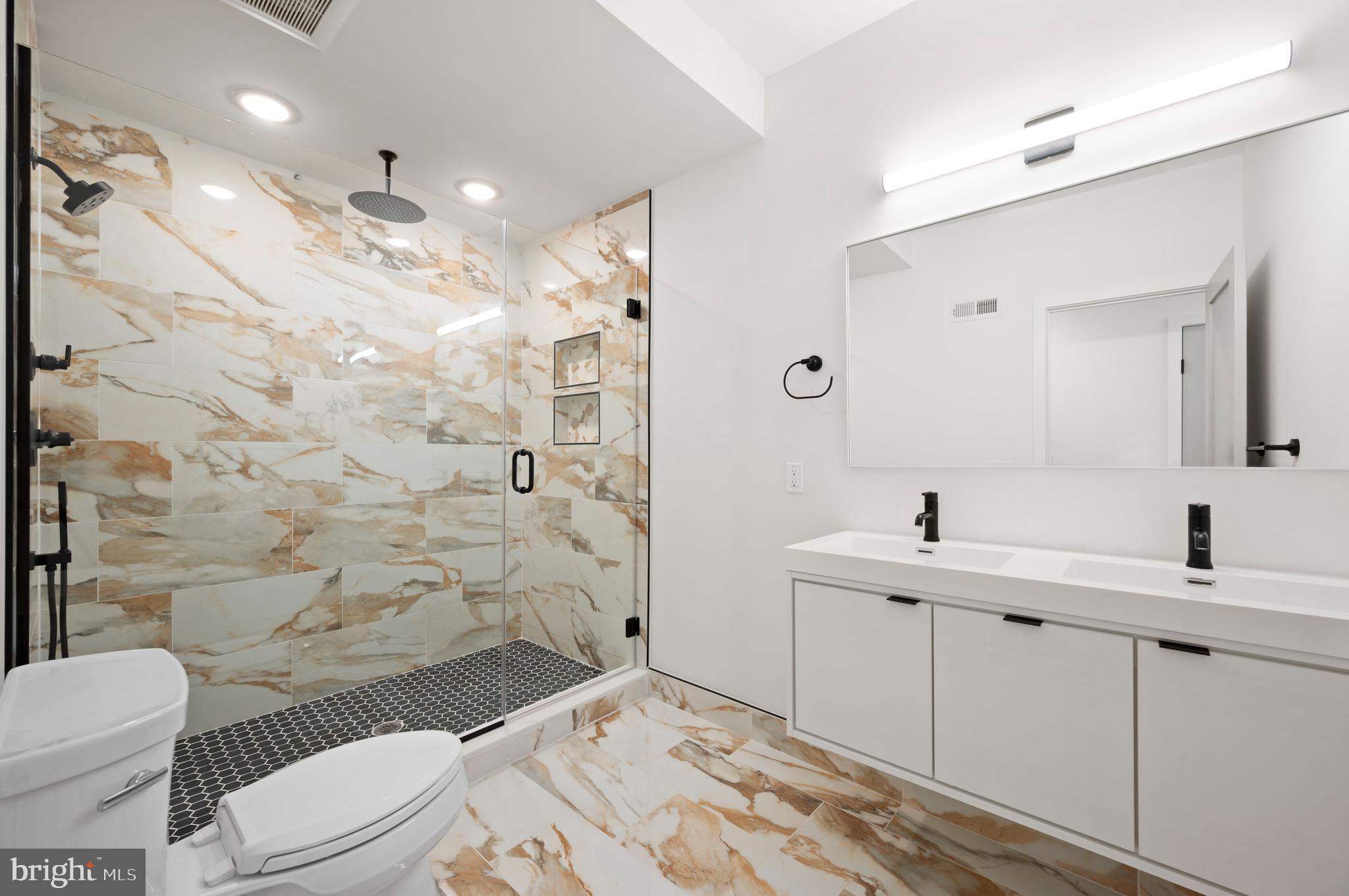 1801 Fairmount Avenue, Unit 303 Philadelphia, PA 19130 - Photo 26 of 40 Master Bath