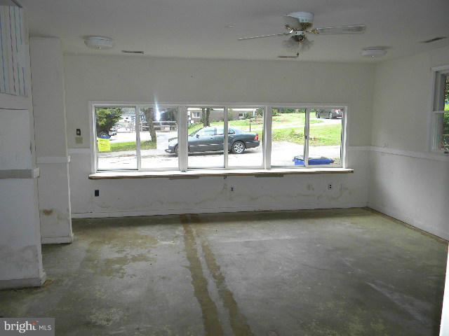 10965 Scaggsville Road Laurel, MD 20723 - Photo 5 of 12 Family Room