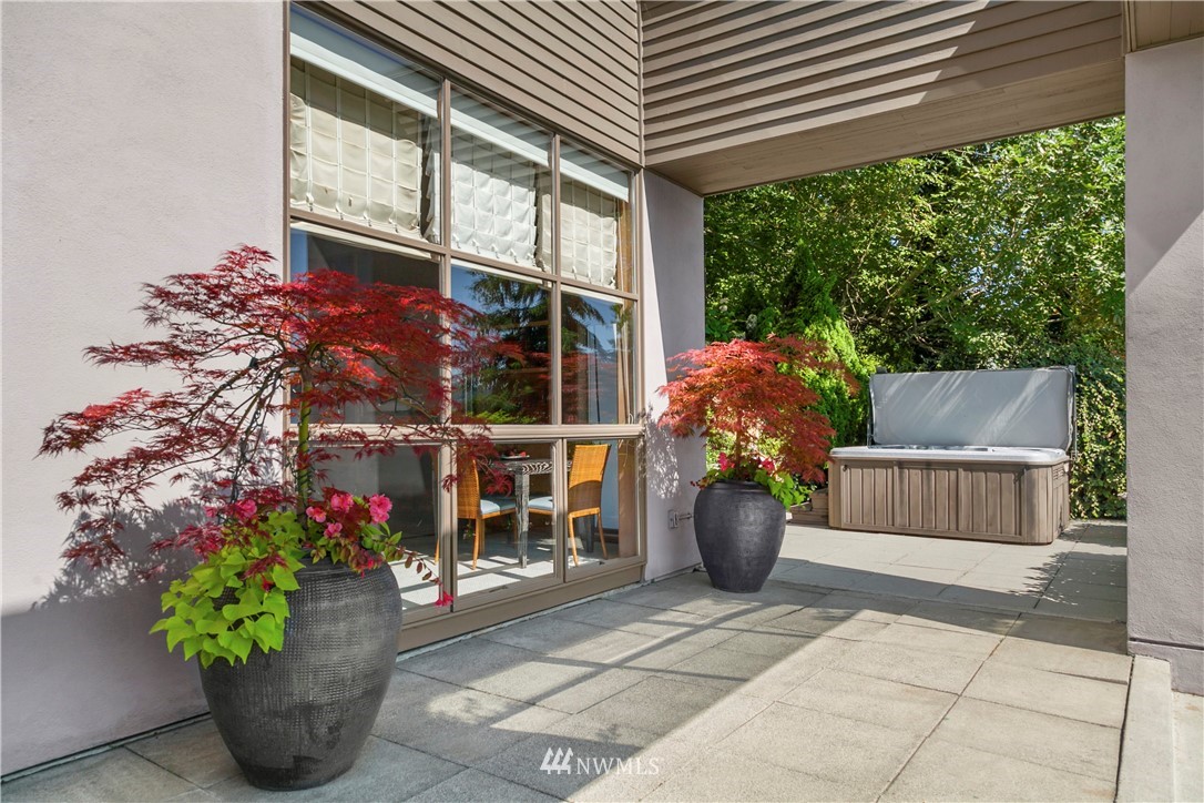 3840 East Mercer Way Mercer Island, WA 98040 - Photo 14 of 25