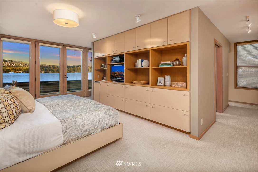 3840 East Mercer Way Mercer Island, WA 98040 - Photo 16 of 25