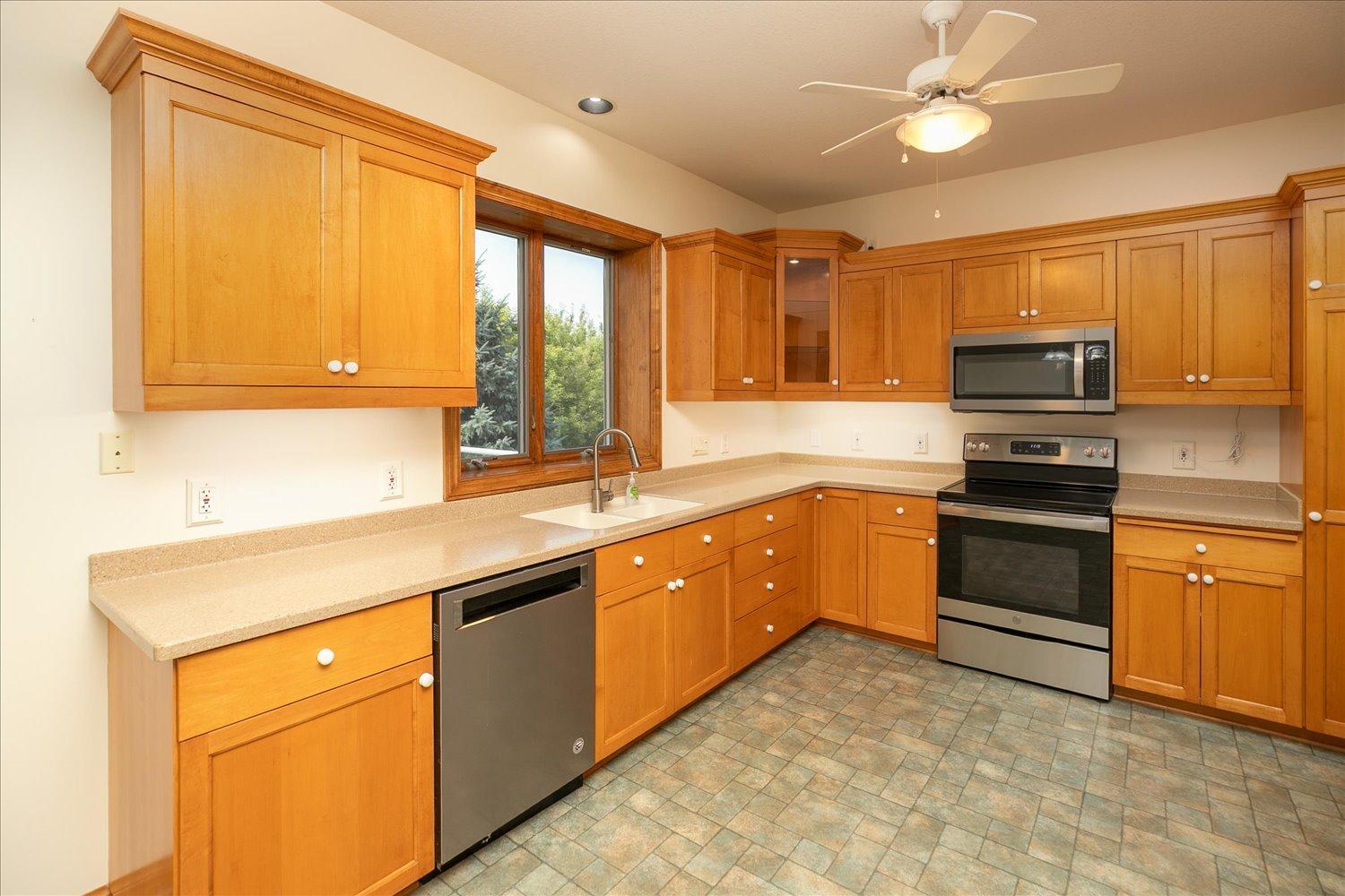 2810 Sunset Lane Northeast Rochester, MN 55906 - Photo 13 of 55 Gallery Image 13