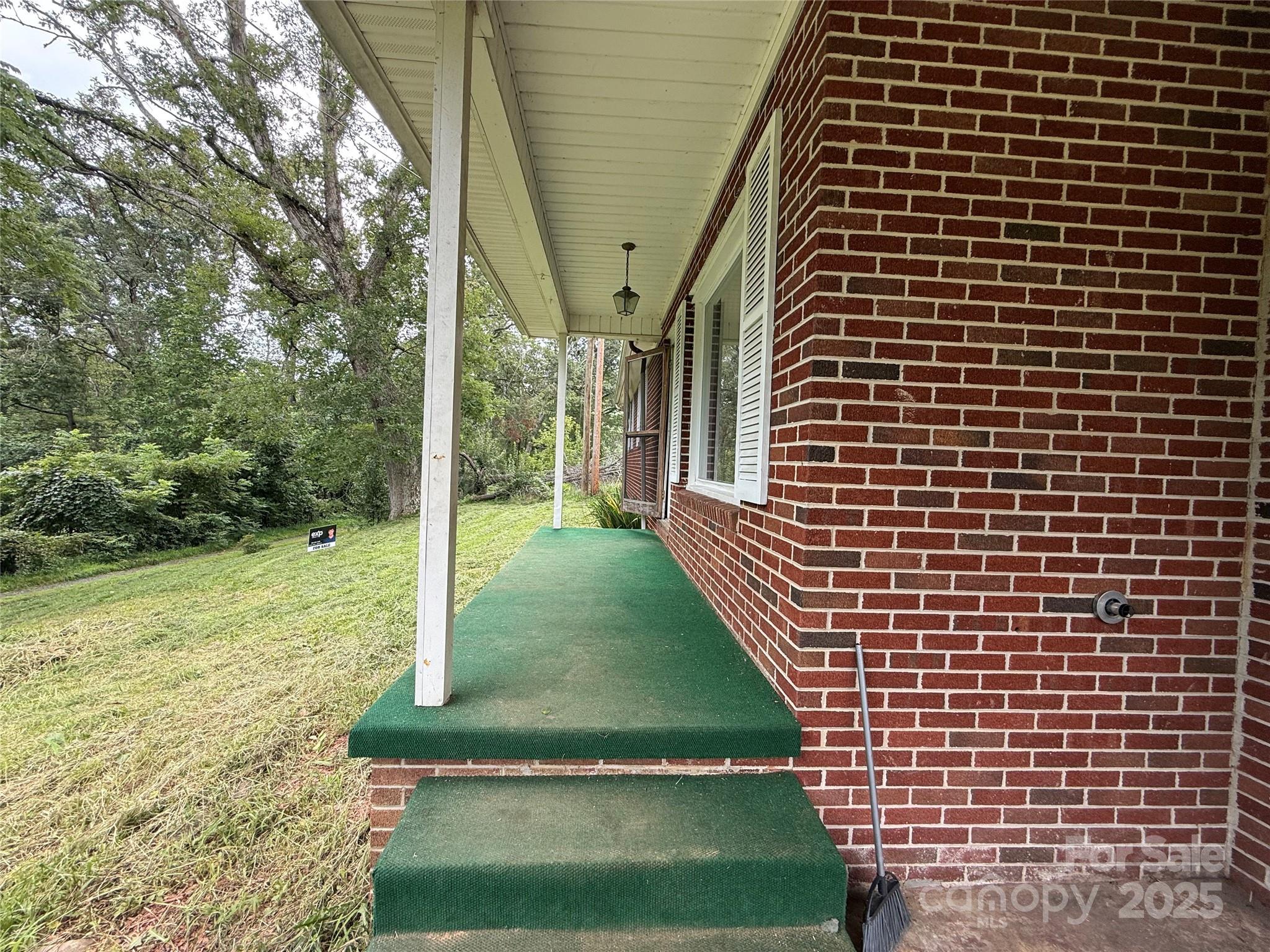 183 Maple Road Spruce Pine, NC 28777 - Photo 10 of 30 a view of a back yard