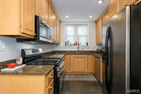 $300,000 | 6636 San Bonita Avenue, Unit 1E, Clayton, MO 63105