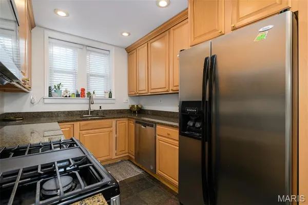 $300,000 | 6636 San Bonita Avenue, Unit 1E, Clayton, MO 63105