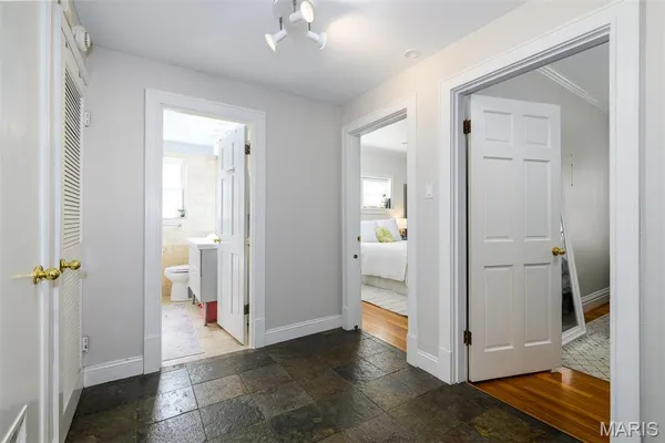 $300,000 | 6636 San Bonita Avenue, Unit 1E, Clayton, MO 63105