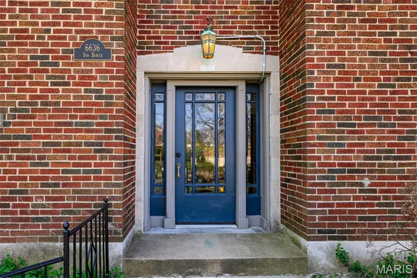 $300,000 | 6636 San Bonita Avenue, Unit 1E, Clayton, MO 63105