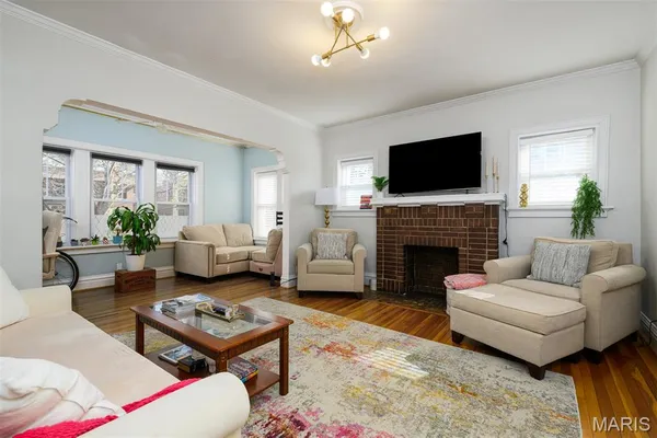 $300,000 | 6636 San Bonita Avenue, Unit 1E, Clayton, MO 63105