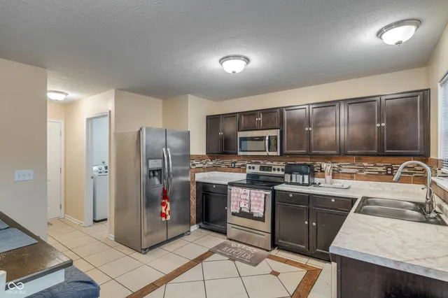 $249,000 | 4050 Winding Park Drive, Indianapolis, IN 46235