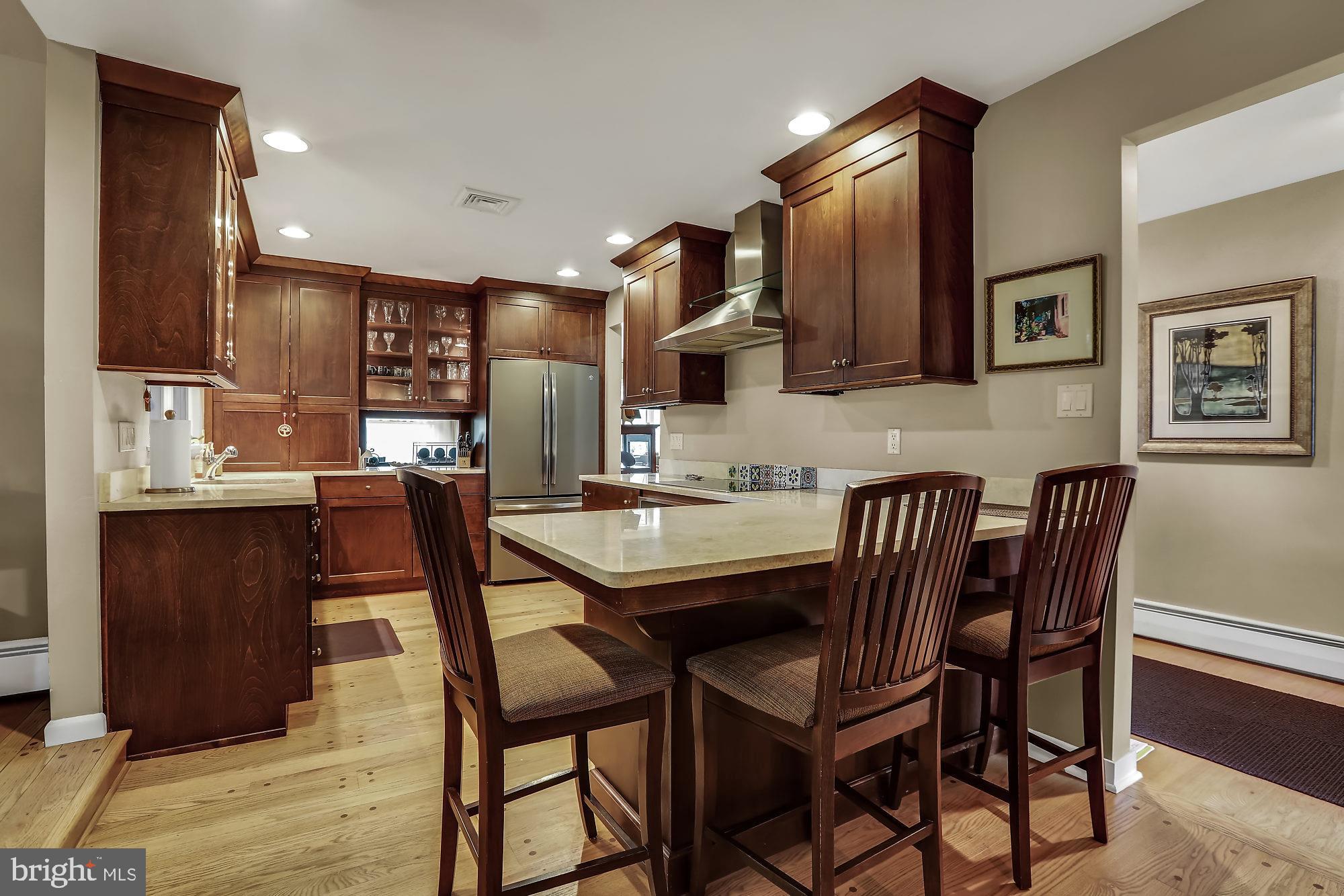 5127 New Road New Hope, PA 18938 - Photo 13 of 37 Kitchen with breakfast bar