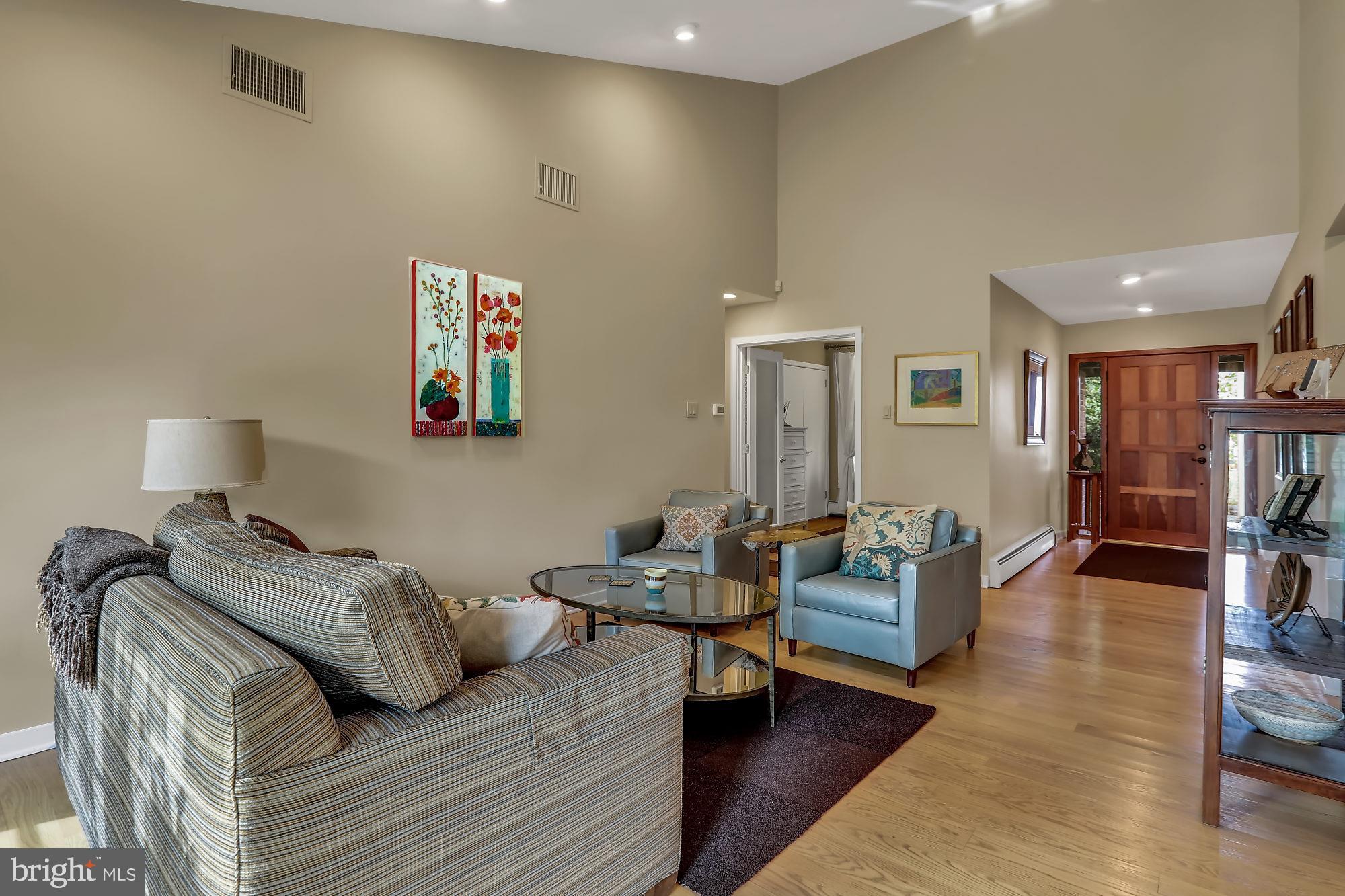 5127 New Road New Hope, PA 18938 - Photo 6 of 37 Living room area adjacent to dining room area