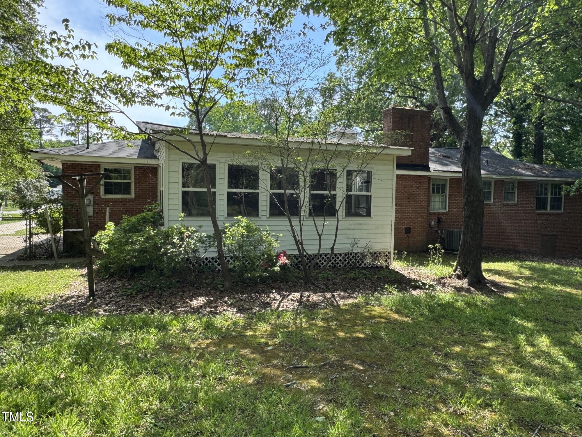 5009 Old Elizabeth Road Raleigh, NC 27616 - Photo 4 of 25 4