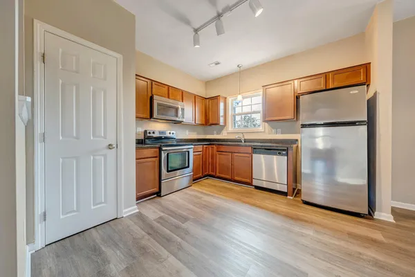 $1,599 | 2309 Jenny Lane, Vinton, VA 24179